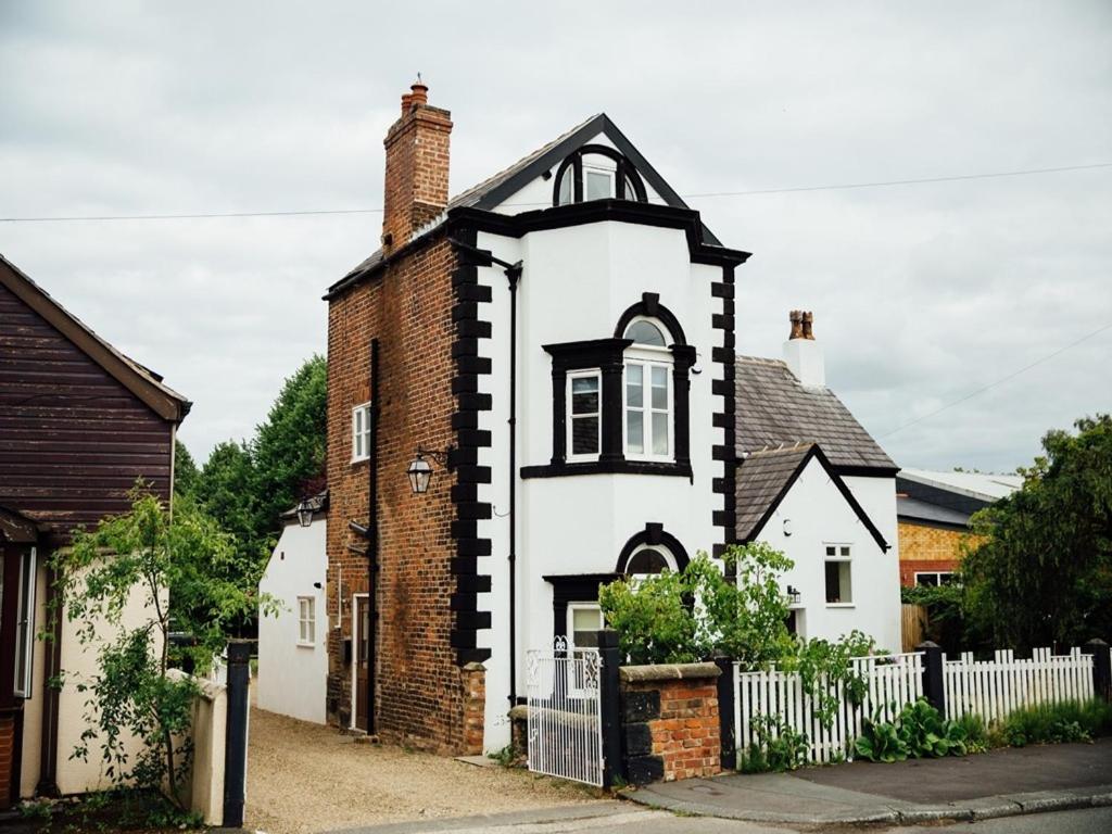 Langs Hall Leyland Dış mekan fotoğraf